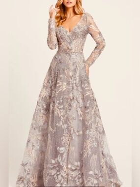 Mac duggal 20241 Long Sleeve Beaded Applique Gown Sz 14